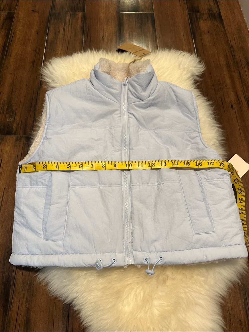 New vest with pockets - Picture 7 of 14
